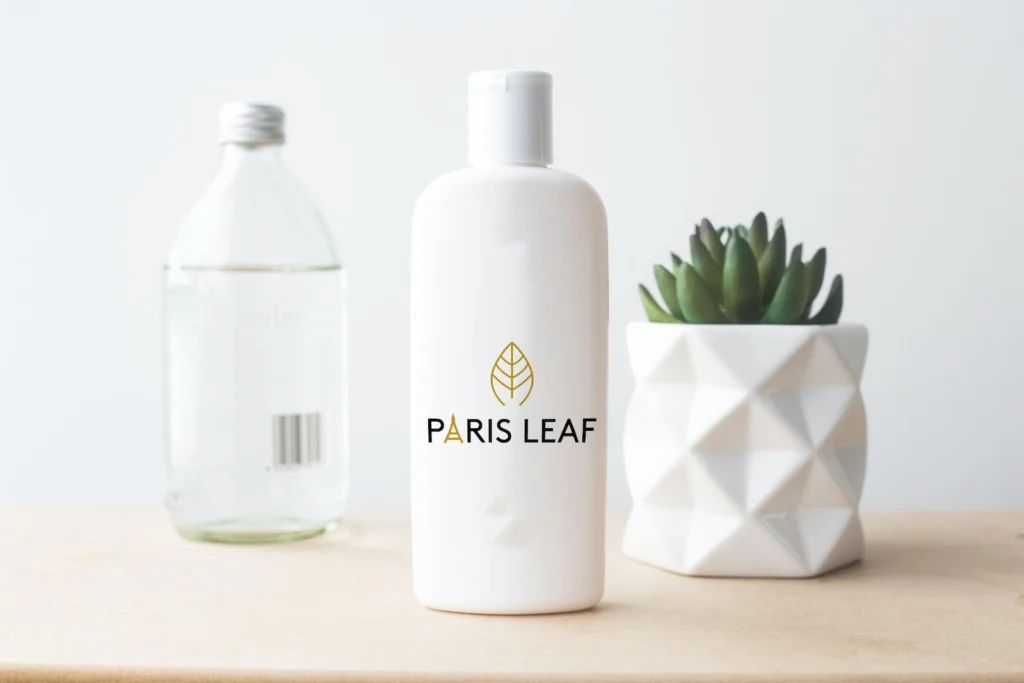 testápoló krém virággal az asztalon